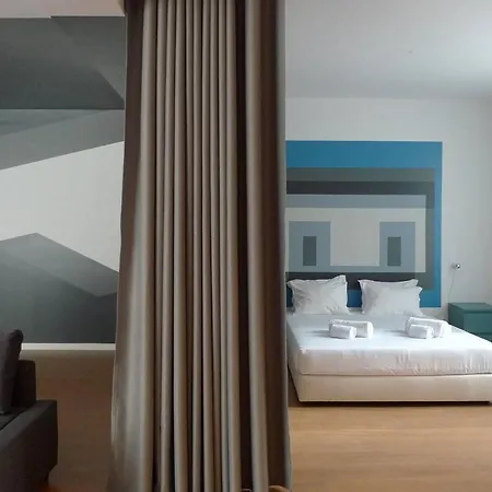 Hotel apartamentowy Guestready - Almada 15