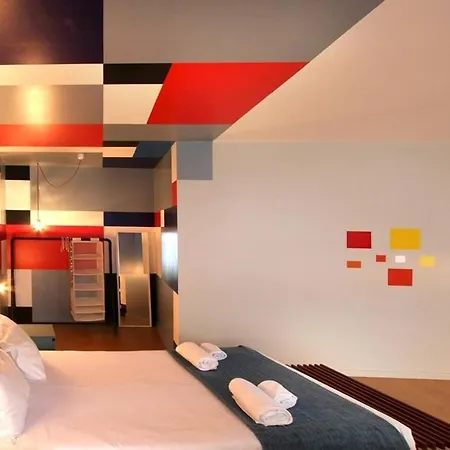 Hotel apartamentowy Guestready - Almada 15 2*