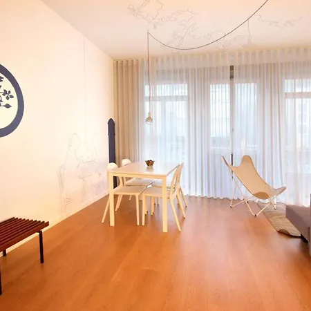 Hotel apartamentowy Guestready - Almada 15 2*