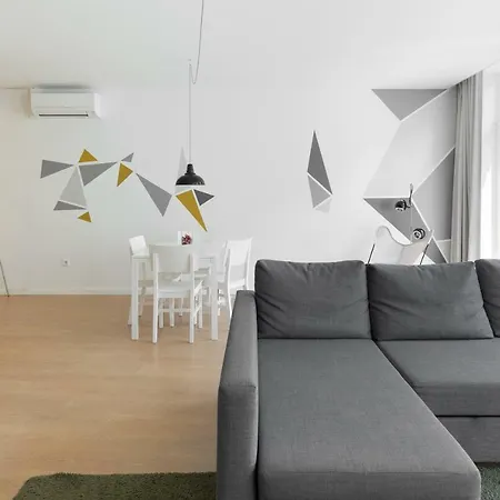 Hotel apartamentowy Guestready - Almada 15 2*